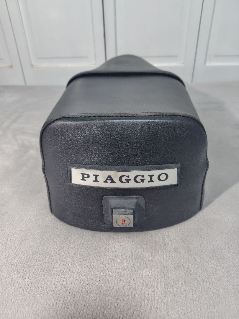 ラージベスパ用　純正風シート