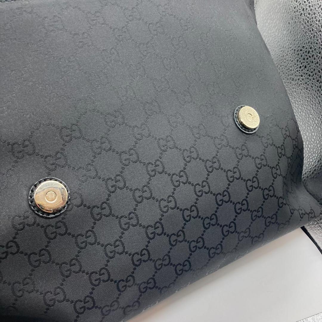 ▼GUCCI ナイロン　メッセンジャーバッグ　ブラック　272351