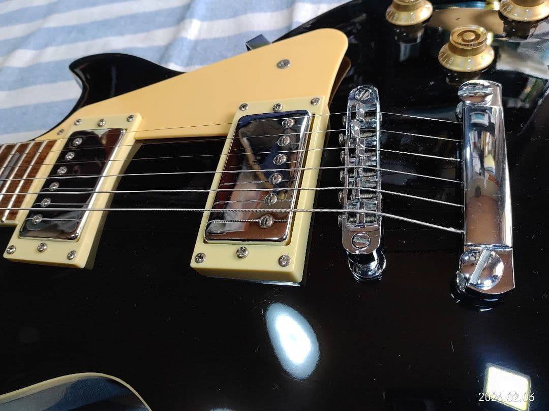 K・GarageのレスポールタイプセットネックのLost Pearlモデル美品