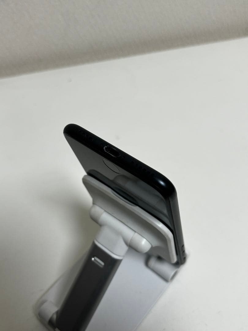 Apple iPhone SE (第3世代) ホワイト 128GB SIMフリー