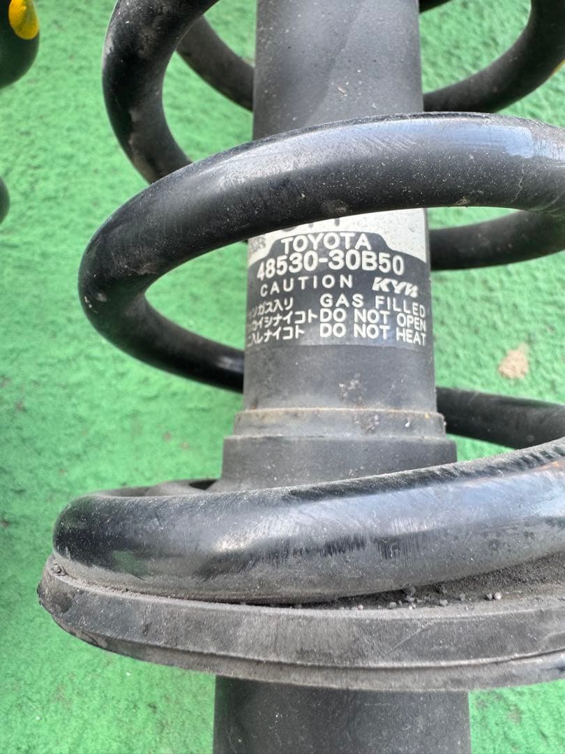 AWS210 210系クラウン 純正ショック&サスペンションアブソーバー1台分