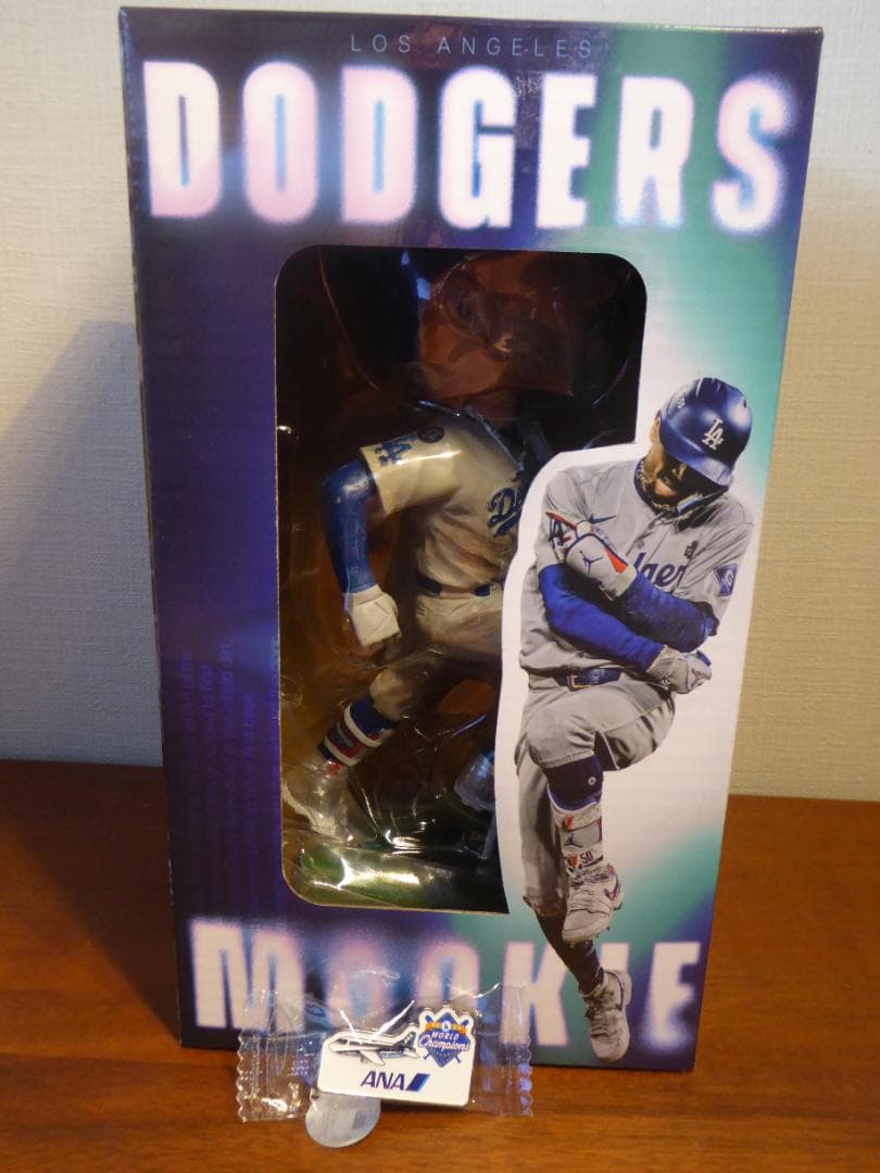 ボブルヘッド　ムーキーベッツ5/13配布＋ANA公式PINバッジ