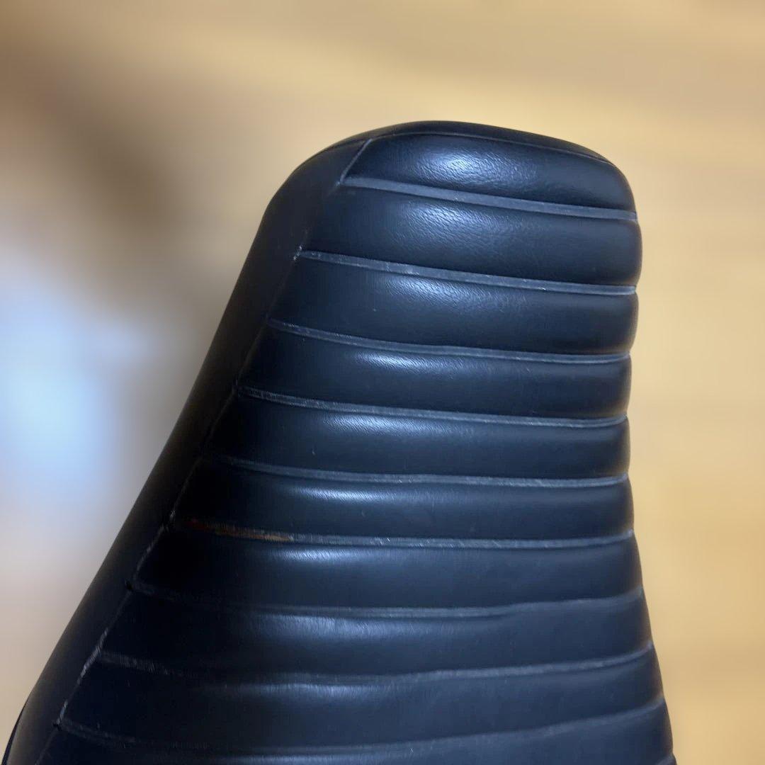 w800 純正シート、破けあり、状態悪い。