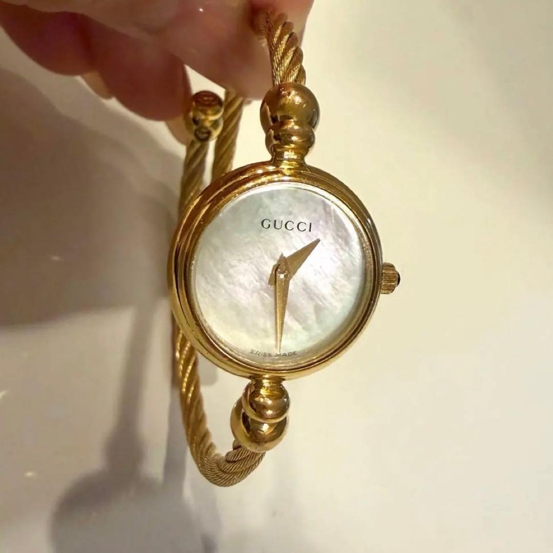 GUCCI マザーオブパール ゴールドトーン 時計