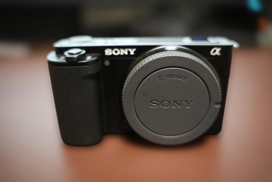 SONY VLOGCAM ZV-E10 ボディ（シャッター数52枚）