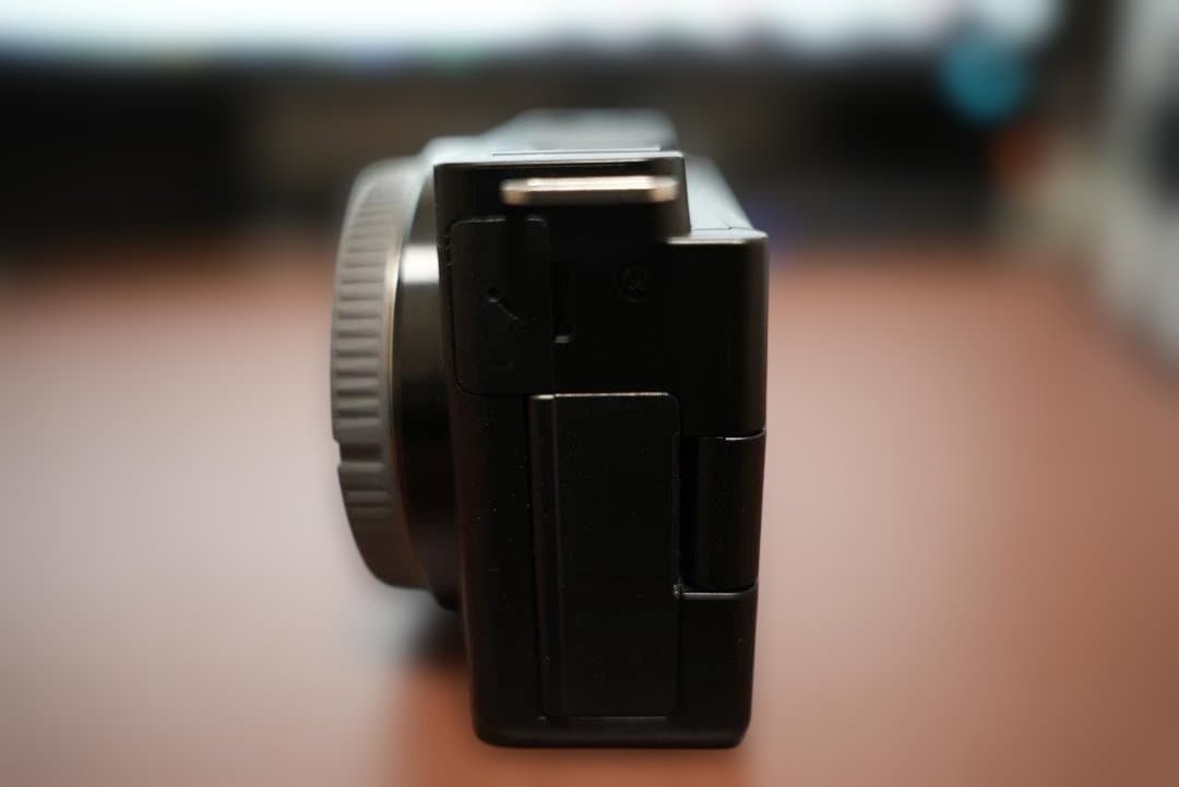 SONY VLOGCAM ZV-E10 ボディ（シャッター数52枚）