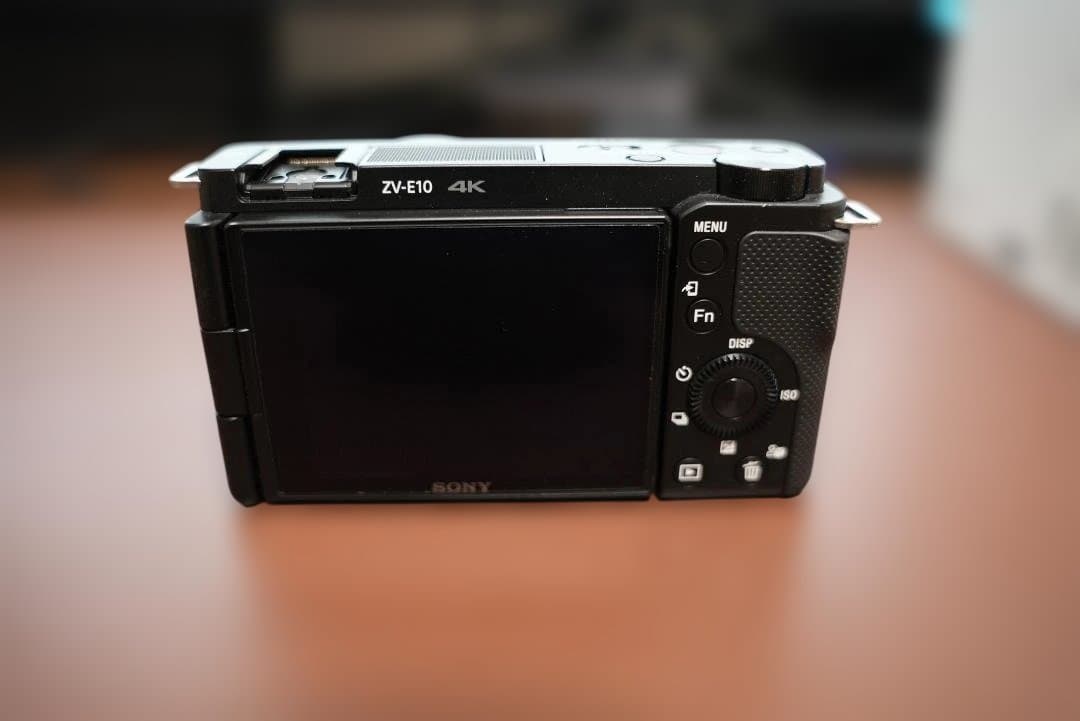 SONY VLOGCAM ZV-E10 ボディ（シャッター数52枚）