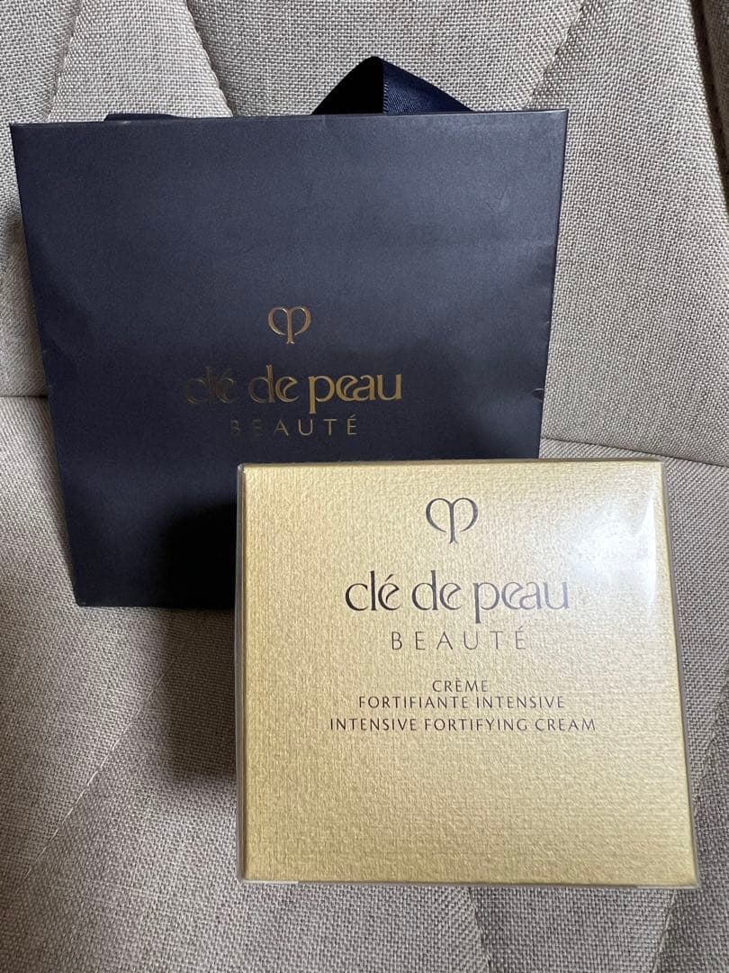 【新品未使用未開封】クレドポーボーテ クレームアンタンシヴn