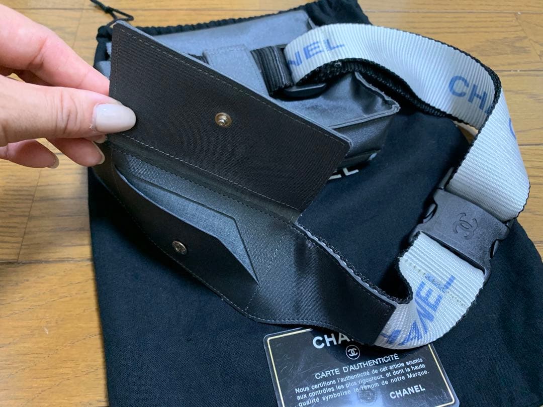 NealCHANEL スポーツライン グレー　ウエストポーチ