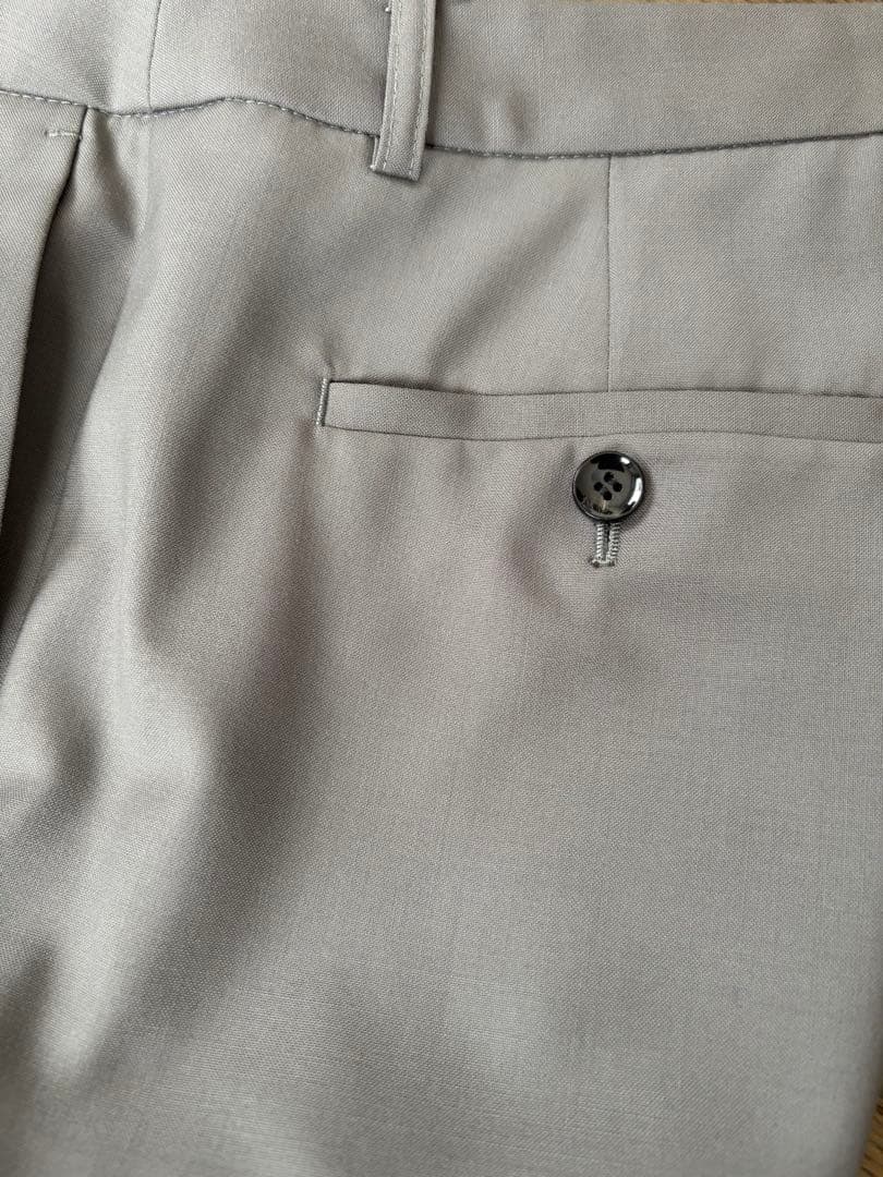 ③新品アオキ　ジュンコシマダ 上質素材REDA パンツスーツ