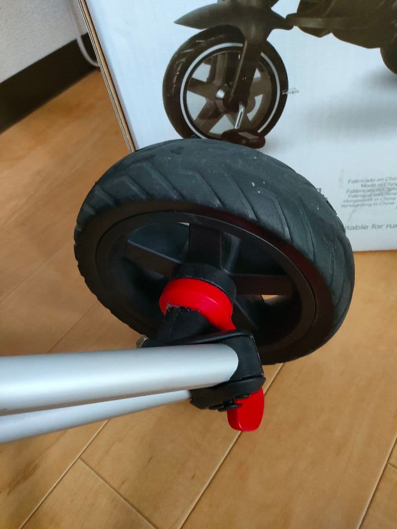 美品 nova Ｑplay 三輪車 手押し 折りたたみ式