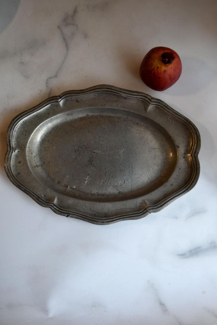 とても重いです！フランス19世紀　キズキズのエタン花リム楕円皿　アンティーク