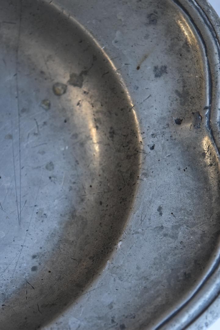 とても重いです！フランス19世紀　キズキズのエタン花リム楕円皿　アンティーク