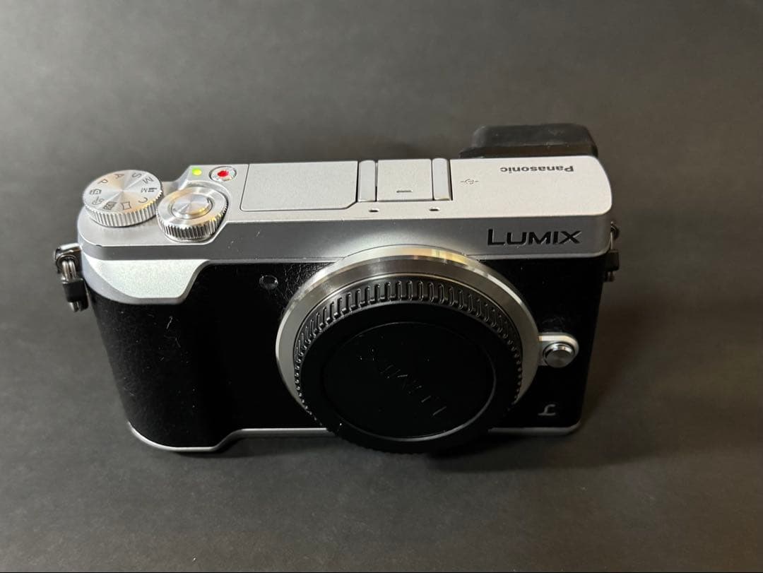 LUMIX GX7MK2 【14-42mmズームレンズ・純正グリップ付き】