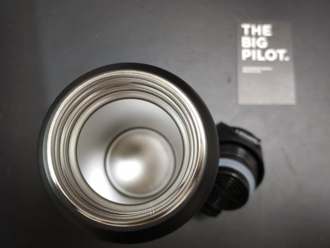 【希少・非売品】IWC SIGG THE BIG PILOT 黒色水筒 0.5L
