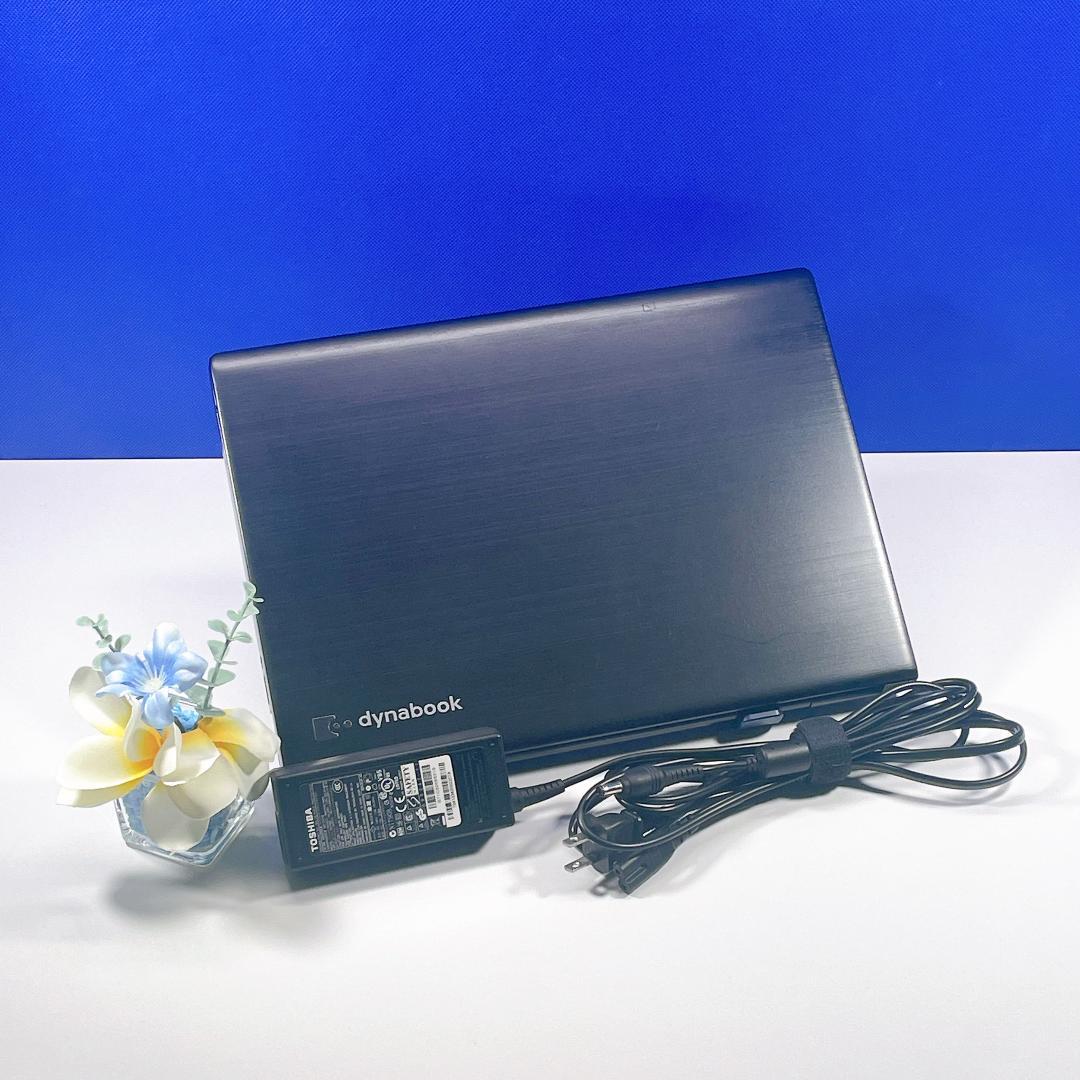 小型軽量！すぐ使える✨Windows11✨快適SSD✨東芝カメラ付ノートパソコン