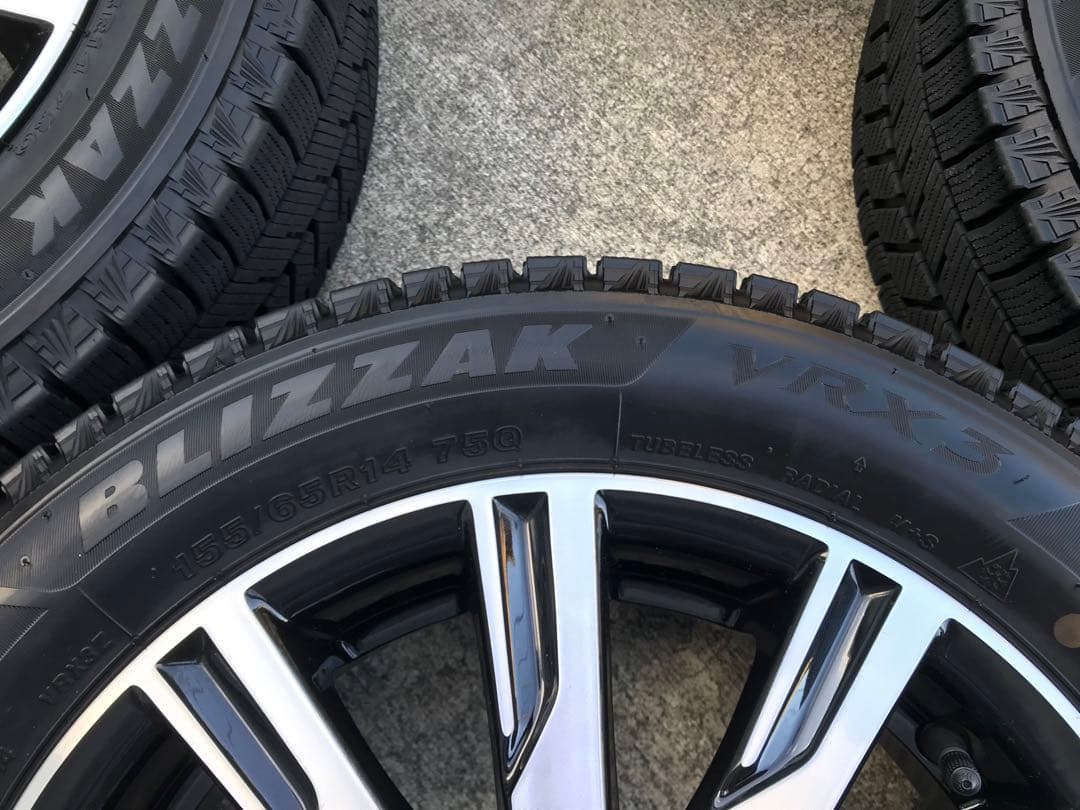 【送料無料】希少美品バリ山 ダイハツ純正14インチスタッドレス155/65R14