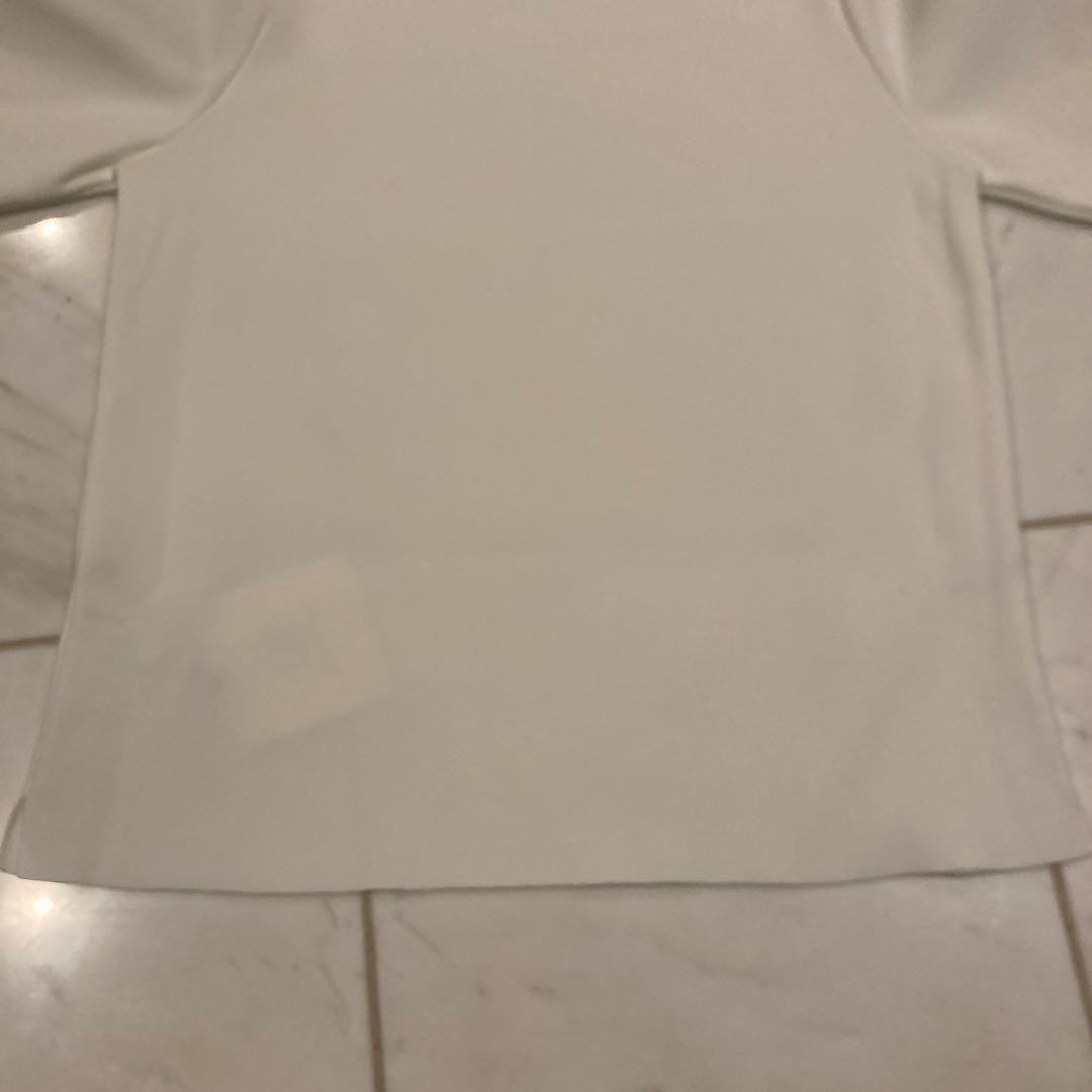 maison de dolce メゾンドドルチェ　袖サテンフレア　白トップス