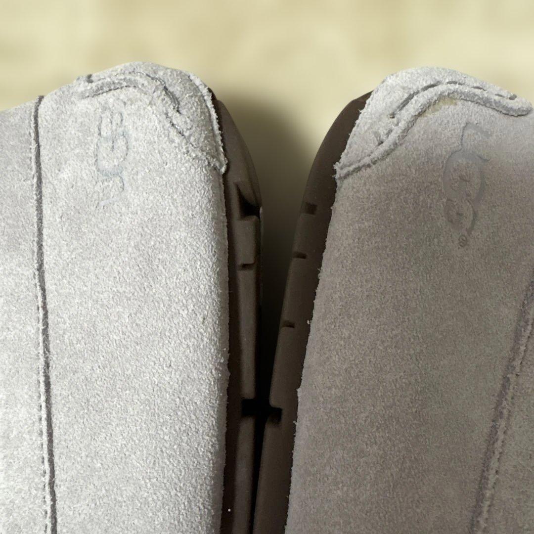 ★ちゃこん★ UGG グレー スエード モカシン 花24cm