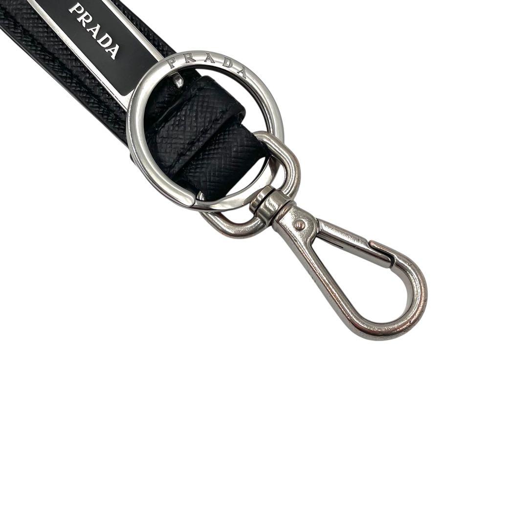 PRADA プラダ✨サフィアーノレザー キーリング キーホルダー ブラック