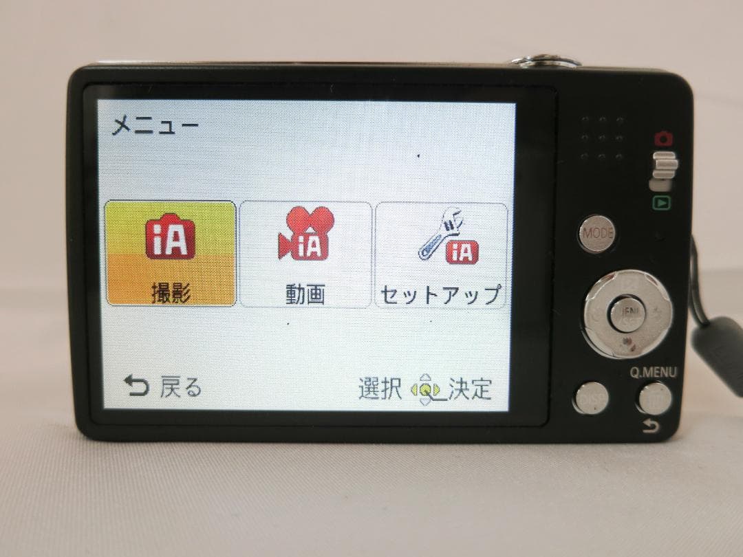 デジタルカメラ／ Panasonic LUMIX DMC-FH8 ブラック