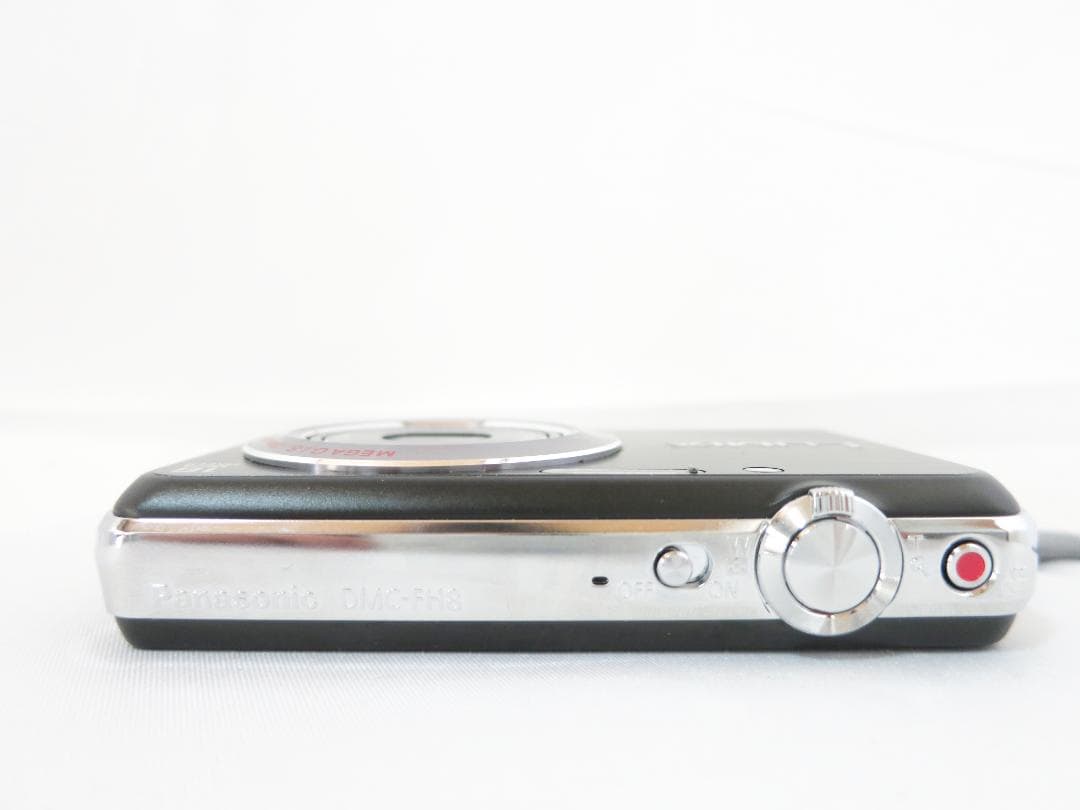 デジタルカメラ／ Panasonic LUMIX DMC-FH8 ブラック