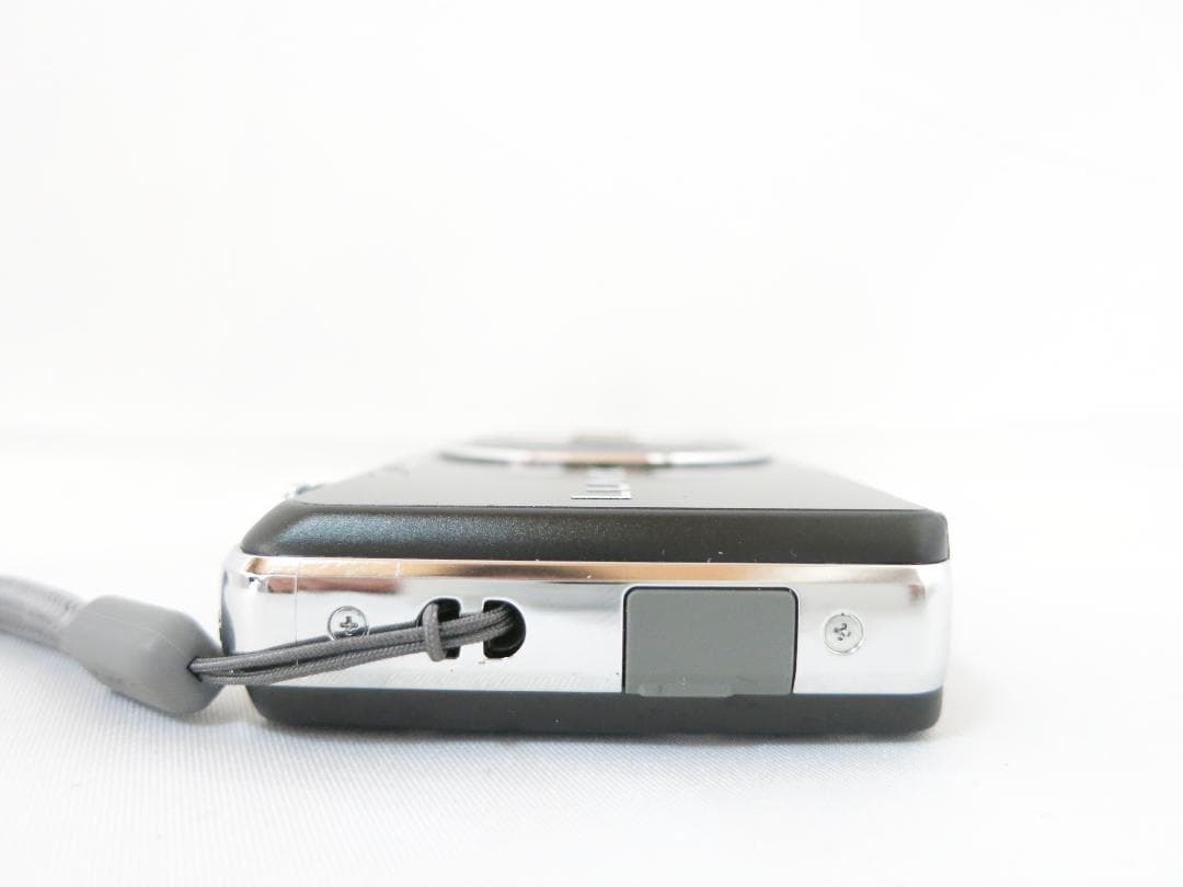 デジタルカメラ／ Panasonic LUMIX DMC-FH8 ブラック