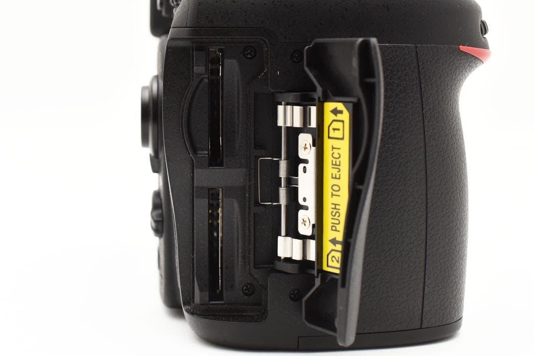 超美品　Nikon D7100 　ダブルズームセット　カードリーダースマホ転送