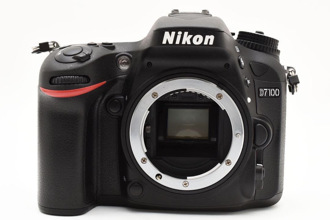 超美品　Nikon D7100 　ダブルズームセット　カードリーダースマホ転送