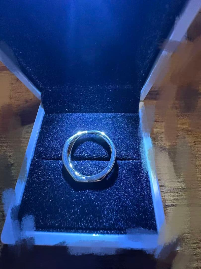 シルバー ツイストリング ボックス付き