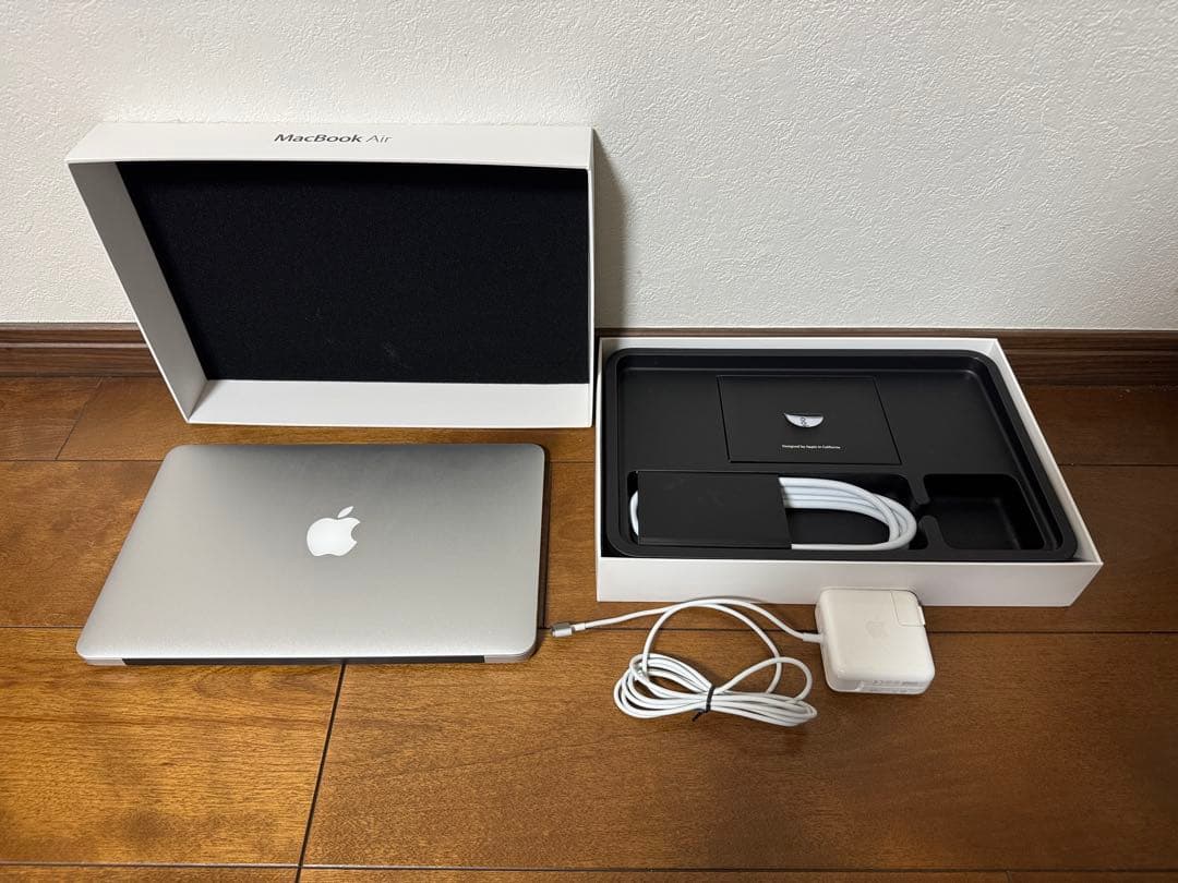 MacBook本体 Apple MacBook Air 11-inch MD224J/A