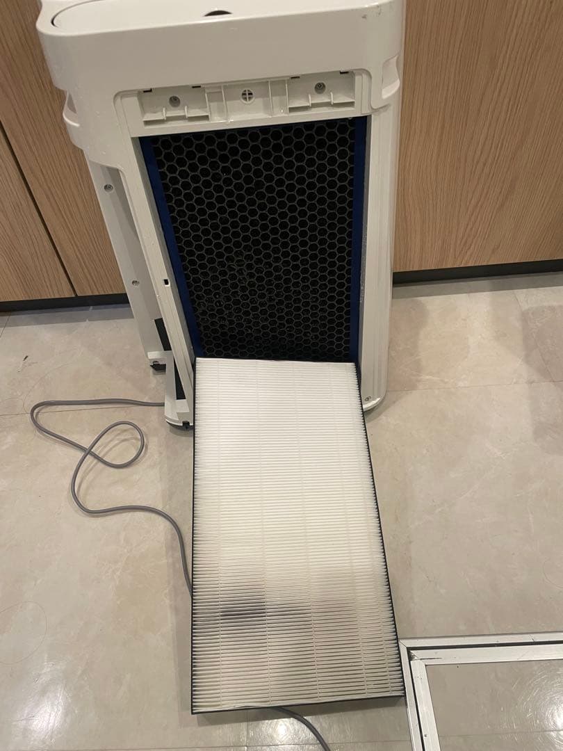 シャープ 加湿空気清浄機 KC-L50-W 2021年袋