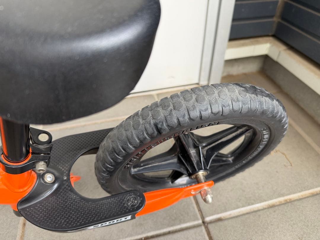 【使用少】STRIDER ストライダー　オレンジ　スポーツ　ロングポスト付