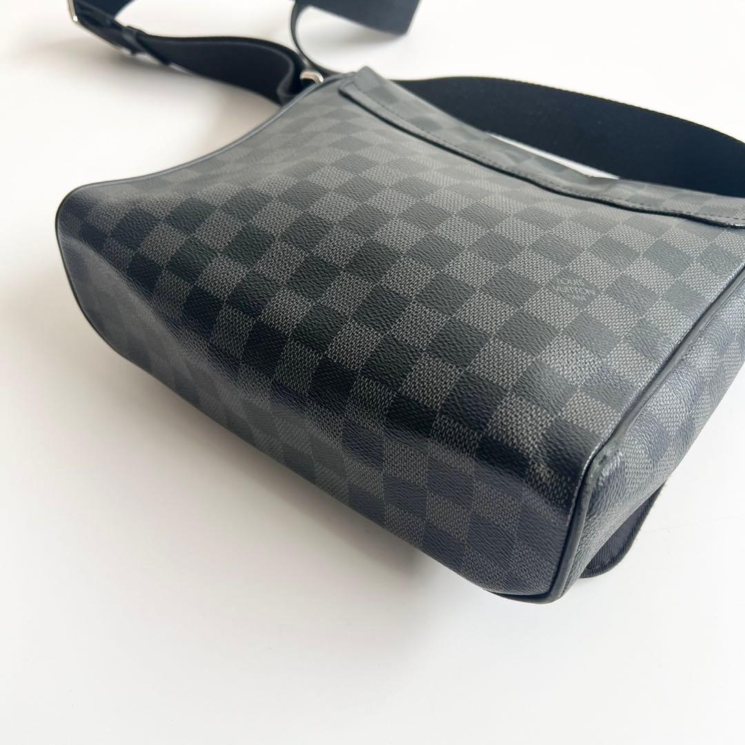 バッグ LOUIS VUITTON DISTRICT LOGO SHOULDER BAG