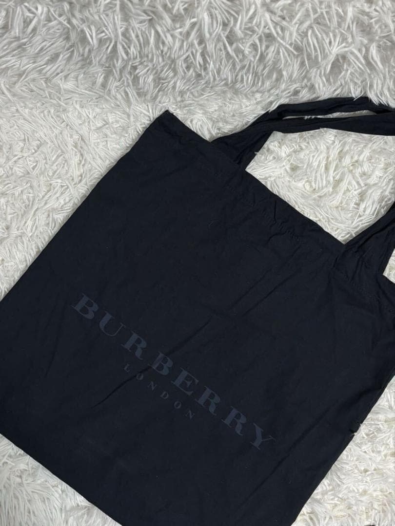 ✨未使用級/付属品付✨バーバリーロンドン メッセンジャーバッグ ノバチェック 黒