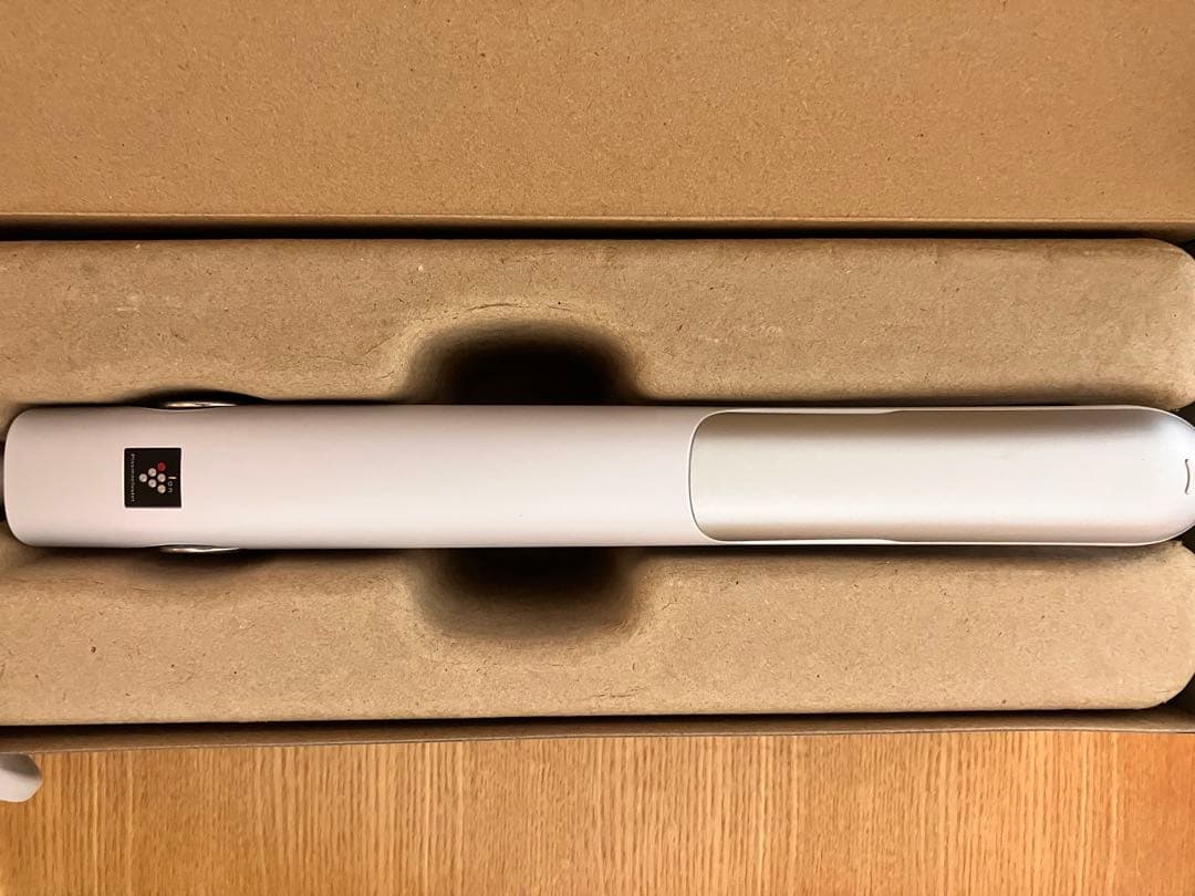 ホワイト ストレートヘアアイロン 温度調整可能