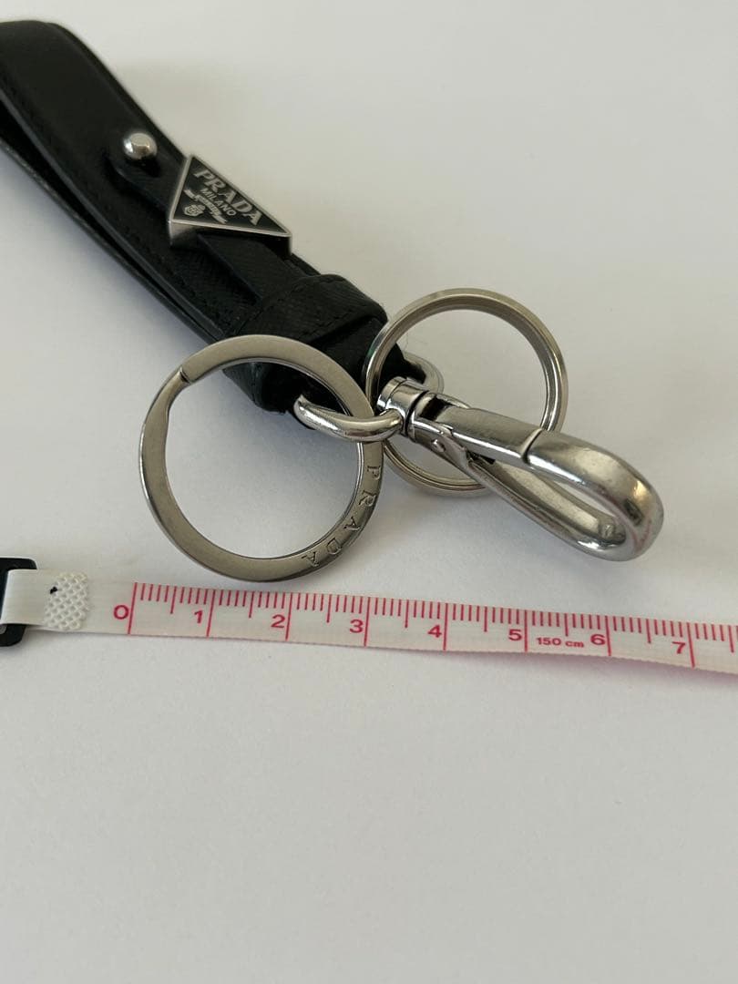 PRADA プラダ　三角ロゴ　ブラックレザー キーホルダー　キーリング