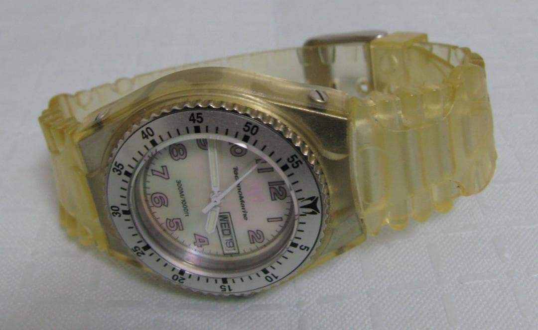 ★TechnoMarine テクノマリーン 300M/1000ft シェル文字盤