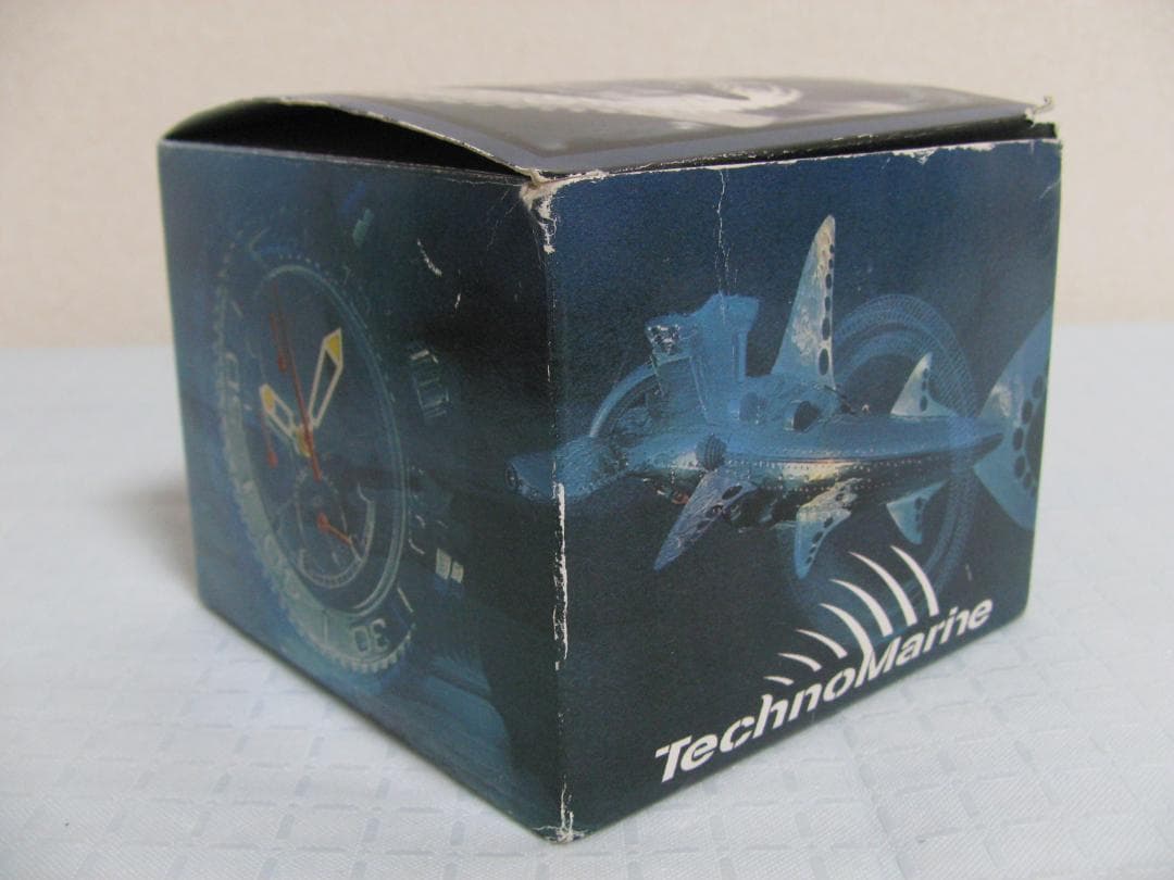 ★TechnoMarine テクノマリーン 300M/1000ft シェル文字盤