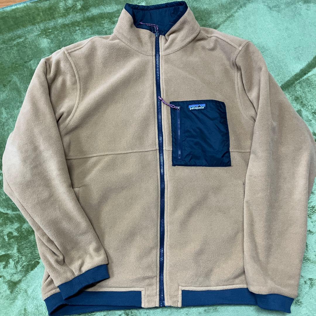 Patagonia ブラック×キャメル リバーシブルナイロンジャケット