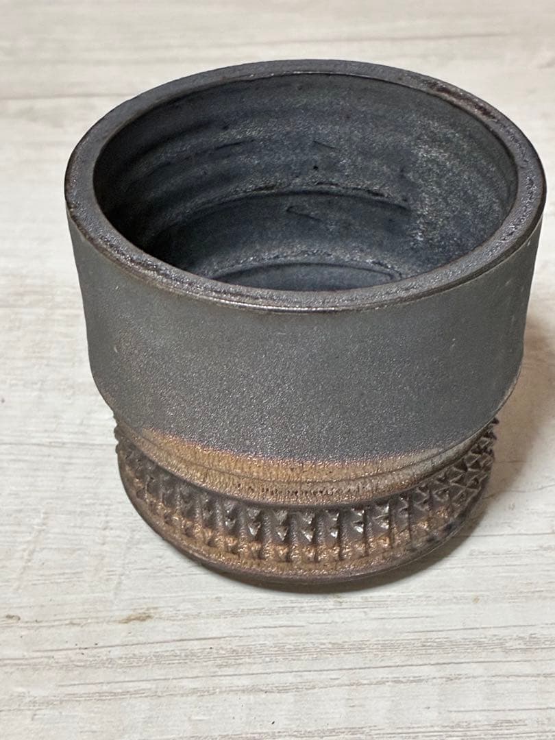 イ*ー様 Spicy gem studs tiny brass