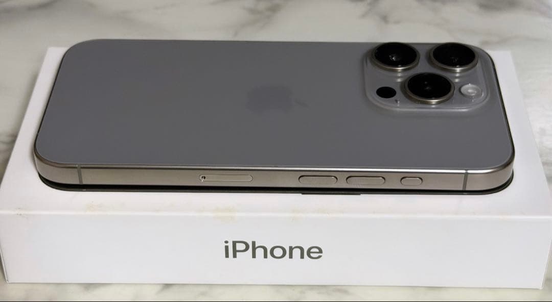 iPhone15pro ナチュラルチタニウム 128gb