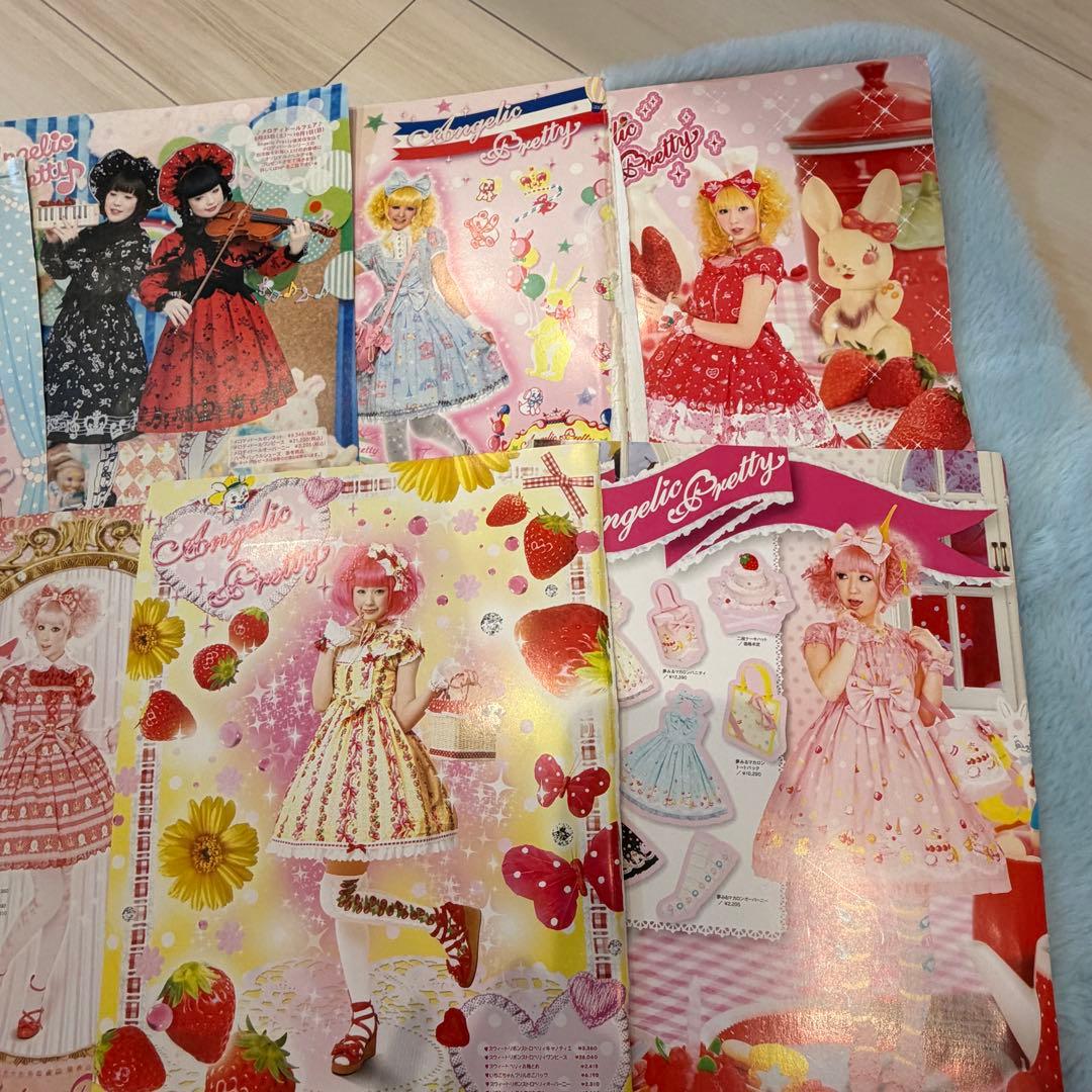 Angelic Prettyの雑誌の切り抜き