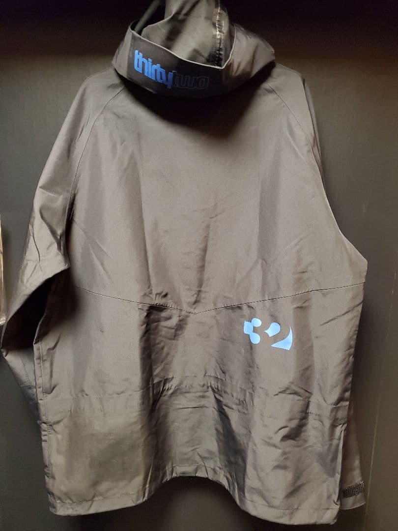 thirtytwo スノーボードジャケットXLサイズ　擦れがあります