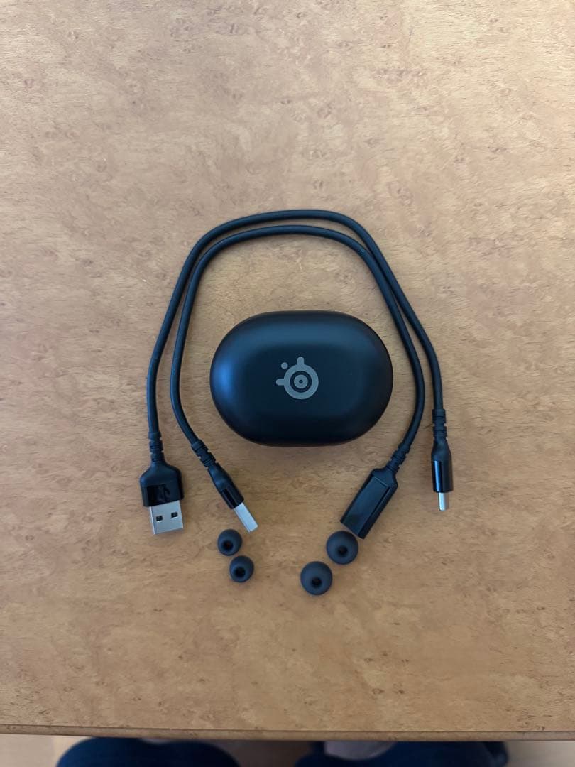 SteelSeries Arctis Gamebuds ワイヤレスイ ヤホン