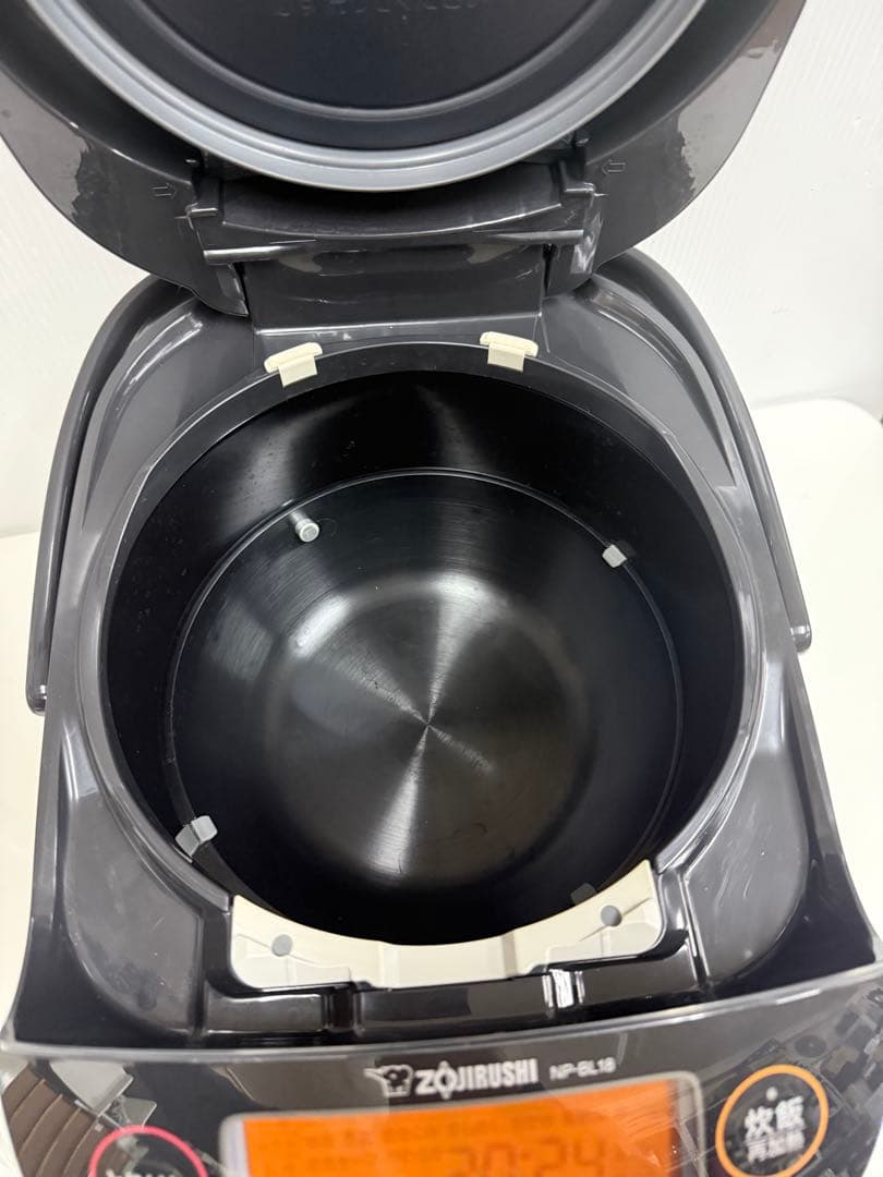 Zojirushi NP-BL18 圧力IHジャー炊飯器　2022年製