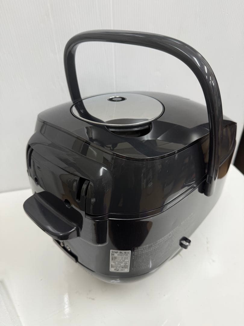 Zojirushi NP-BL18 圧力IHジャー炊飯器　2022年製