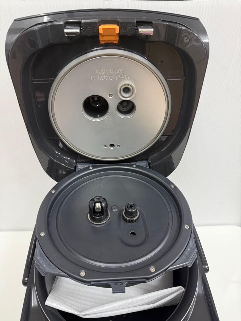 Zojirushi NP-BL18 圧力IHジャー炊飯器　2022年製