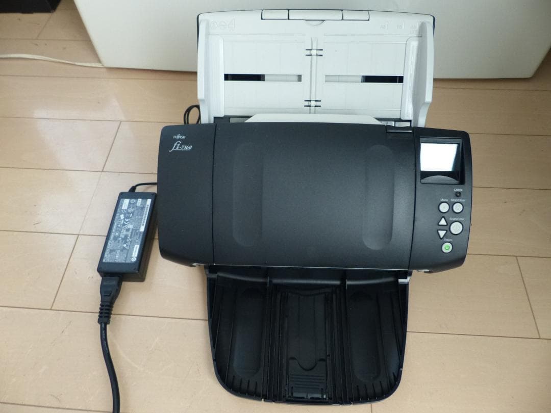ゆ*き様 【美品】富士通 ドキュメントスキャナーFi-7160（スキャン枚数38