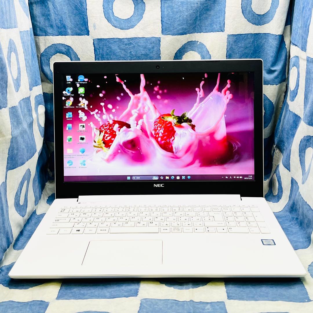 快速SSD256G☆人気白ノートパソコン♪第7世代♡カメラ付！Windows11